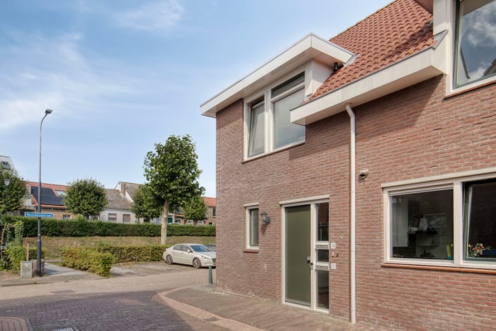 Foto 2 van Middenstraat 1