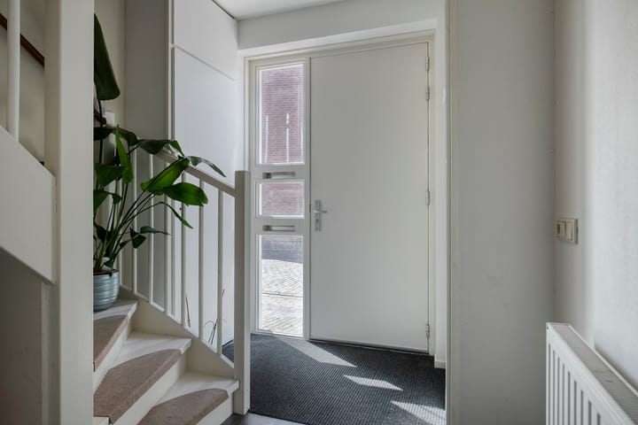 Foto 4 van Middenstraat 1