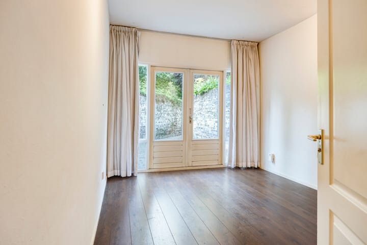 Foto 10 van Koningin Emmaplein 14-A