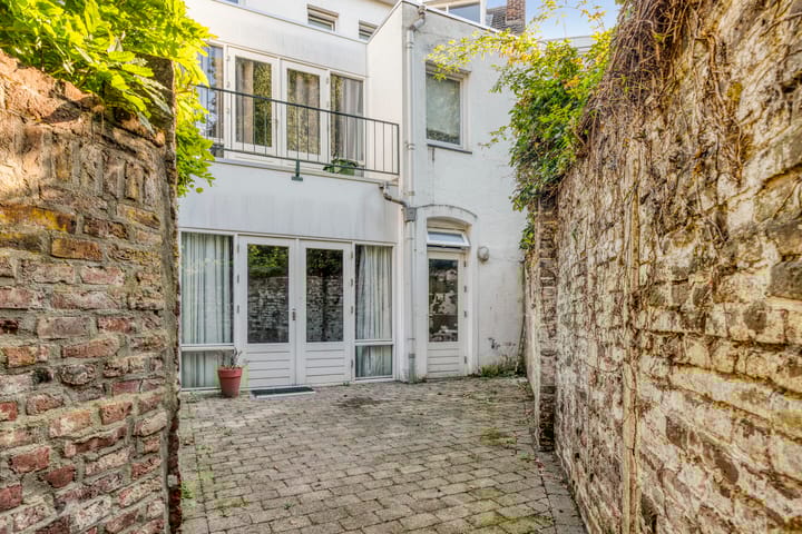 Foto 17 van Koningin Emmaplein 14-A