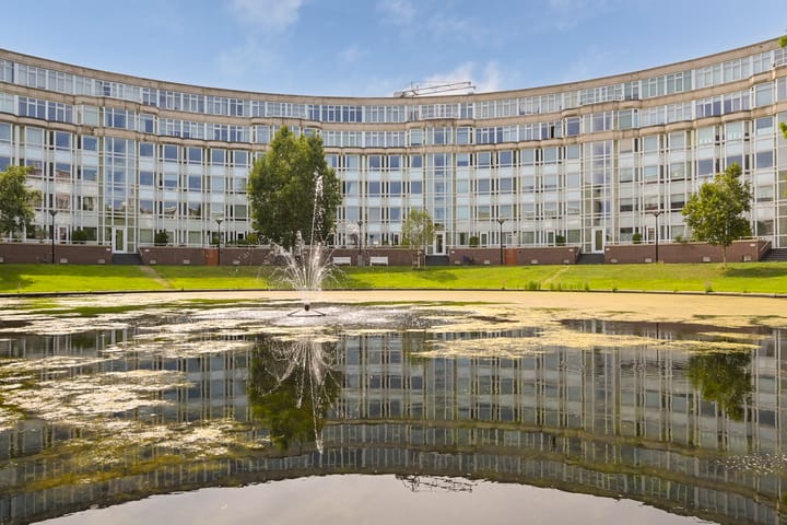 Foto 1 van Burgemeester De Monchyplein 161