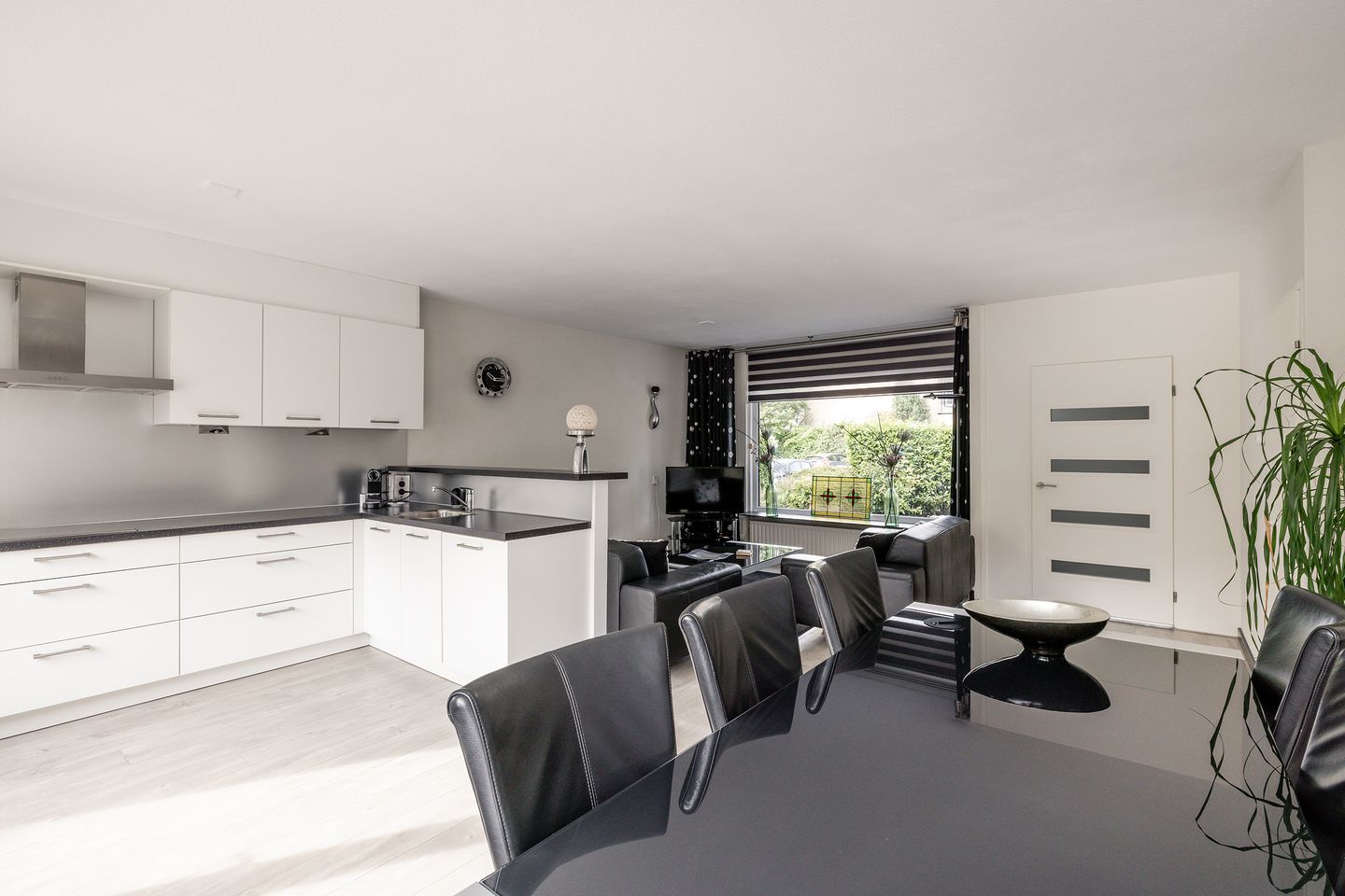 Photo 4 of Wilsonstraat 175