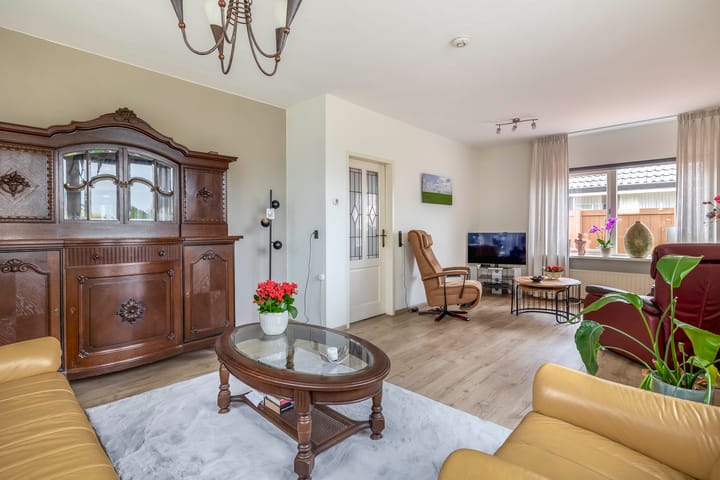 Photo 13 of Schoollaan 14