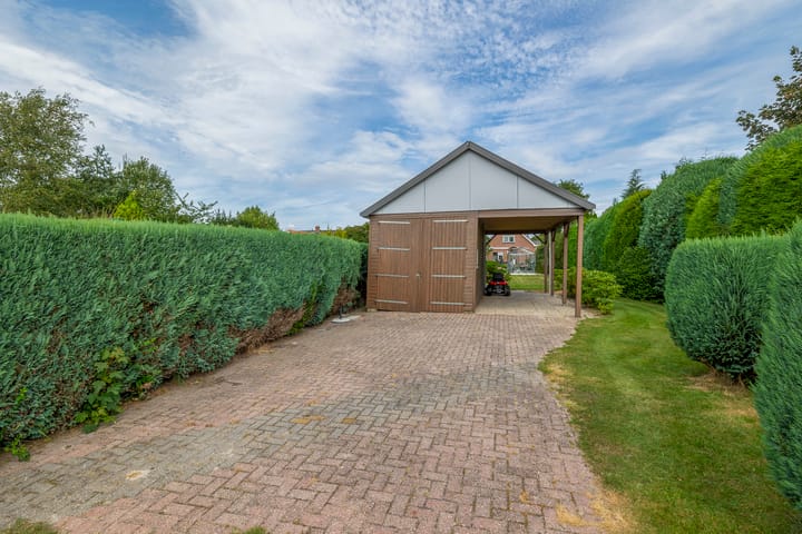 Photo 38 of Schoollaan 14