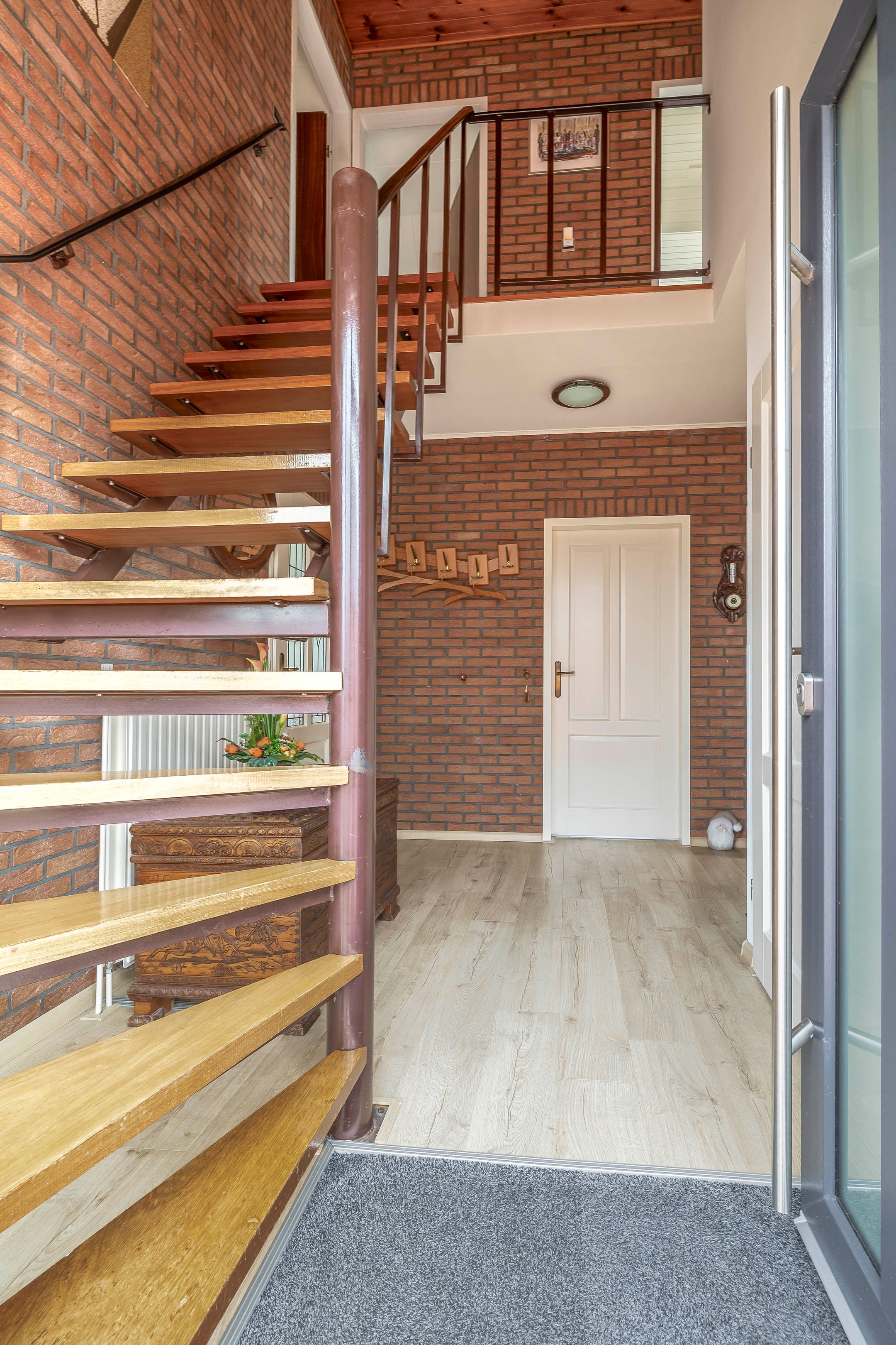 Photo 48 of Schoollaan 14