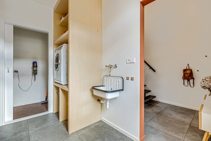 Foto 28 van Johan de Wittlaan 13