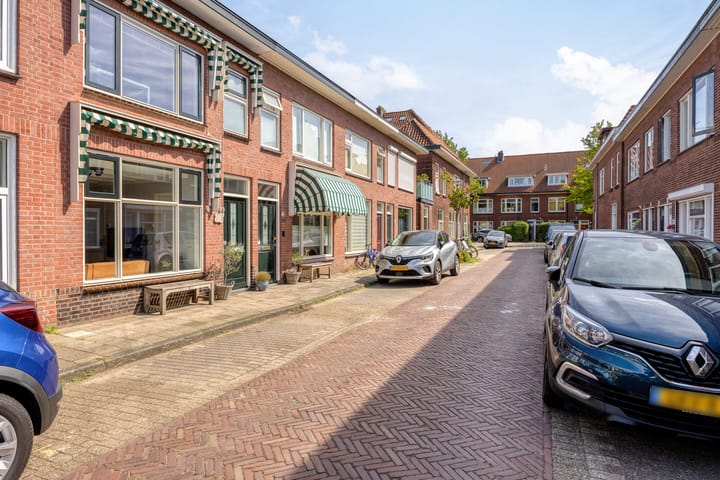 Foto 28 van Roemer Visscherstraat 7