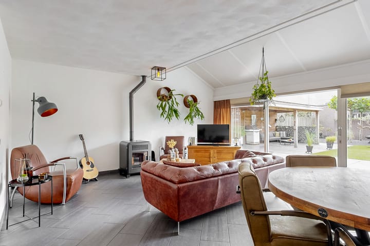 Foto 3 van J C Bloemstraat 6