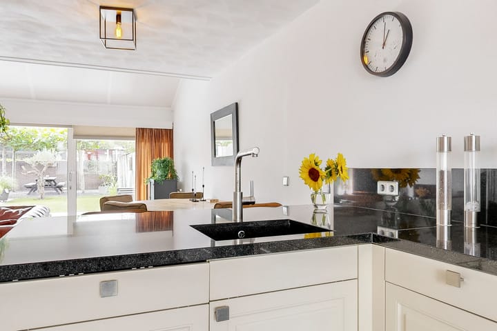 Foto 15 van J C Bloemstraat 6