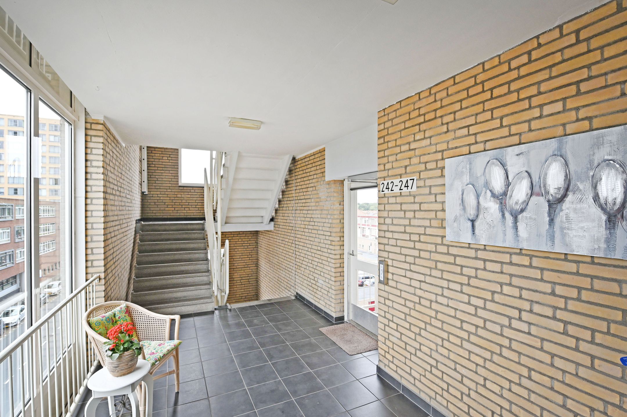 Photo 9 of Loosduinse Hoofdplein 243