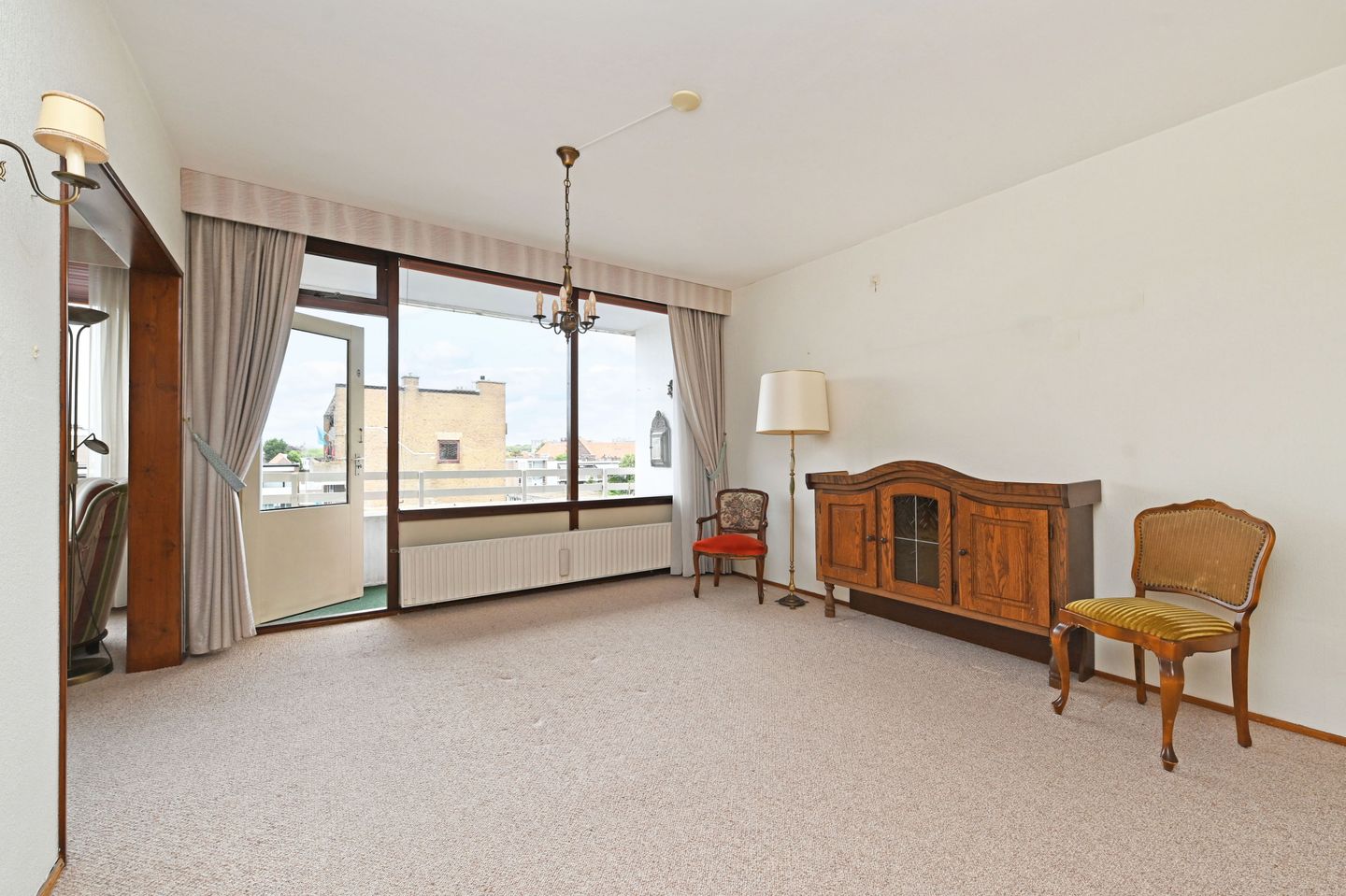 Photo 14 of Loosduinse Hoofdplein 243