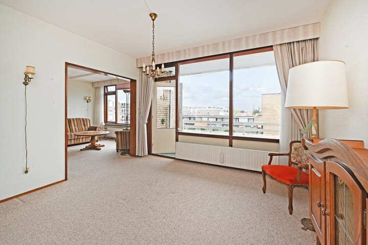 Photo 15 of Loosduinse Hoofdplein 243