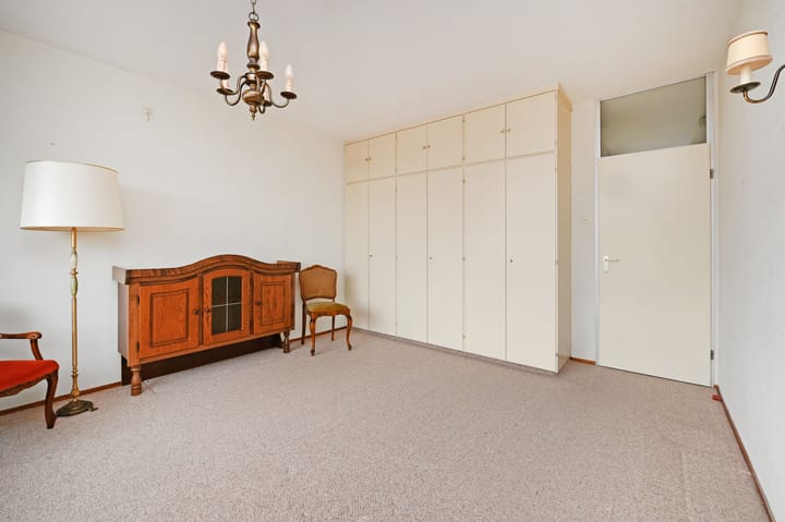 Photo 17 of Loosduinse Hoofdplein 243