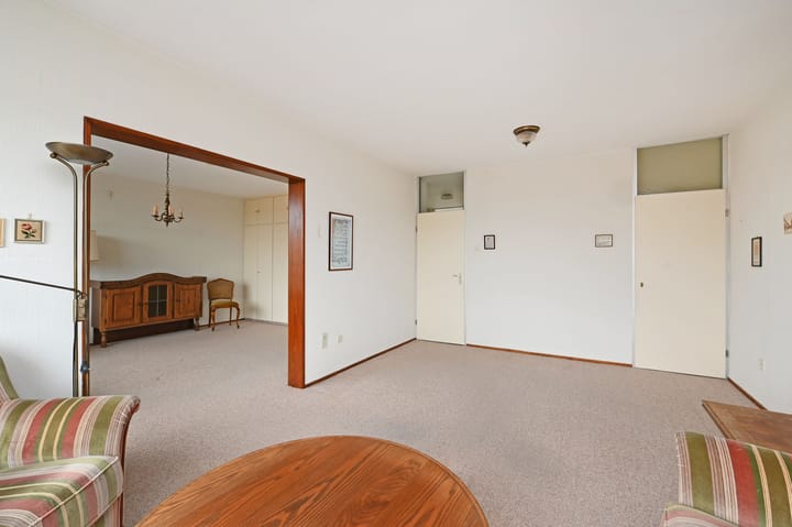 Photo 19 of Loosduinse Hoofdplein 243