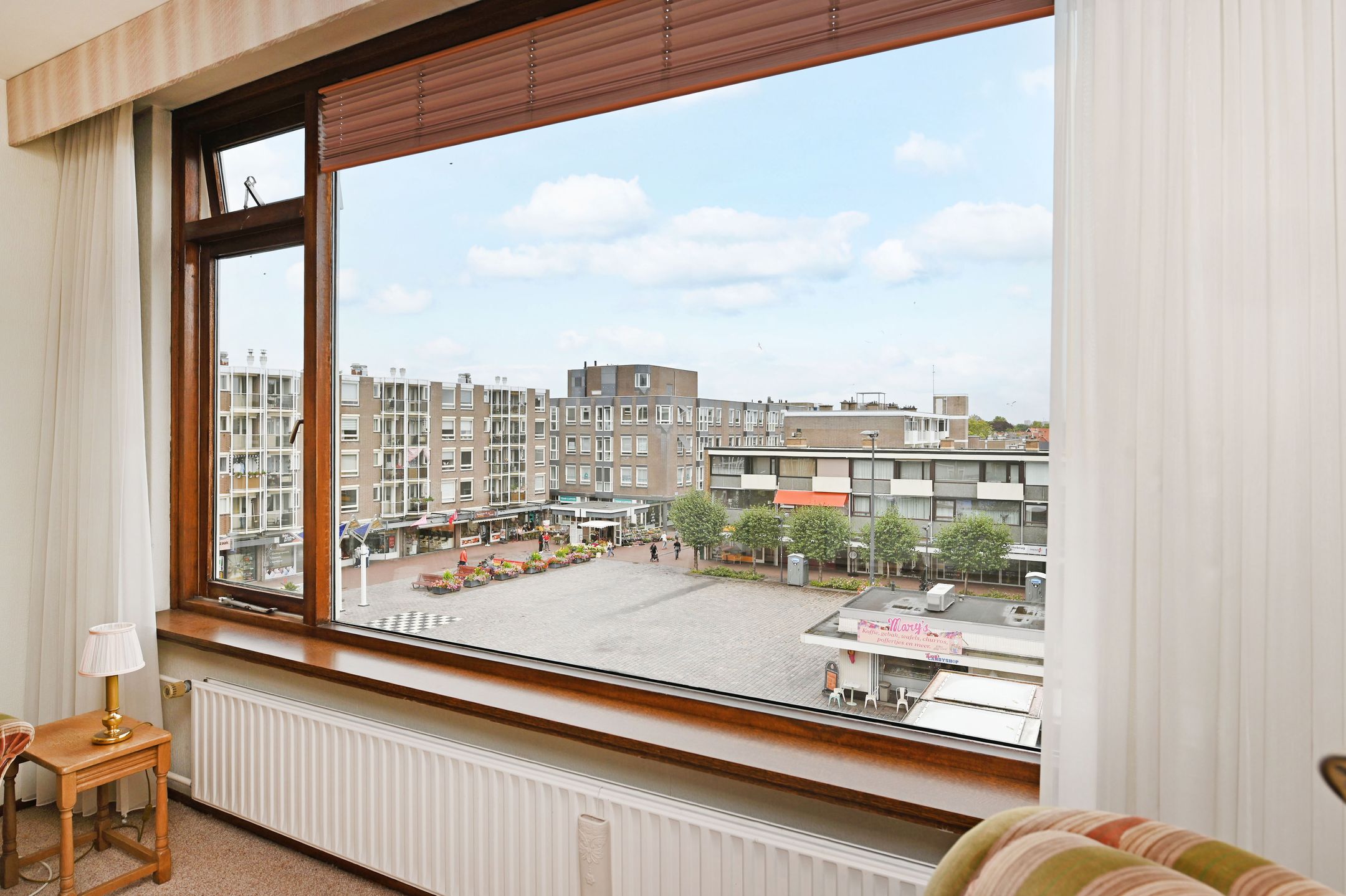 Photo 21 of Loosduinse Hoofdplein 243