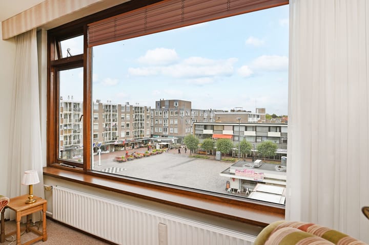 Photo 21 of Loosduinse Hoofdplein 243