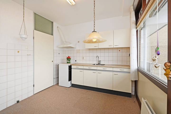 Photo 29 of Loosduinse Hoofdplein 243