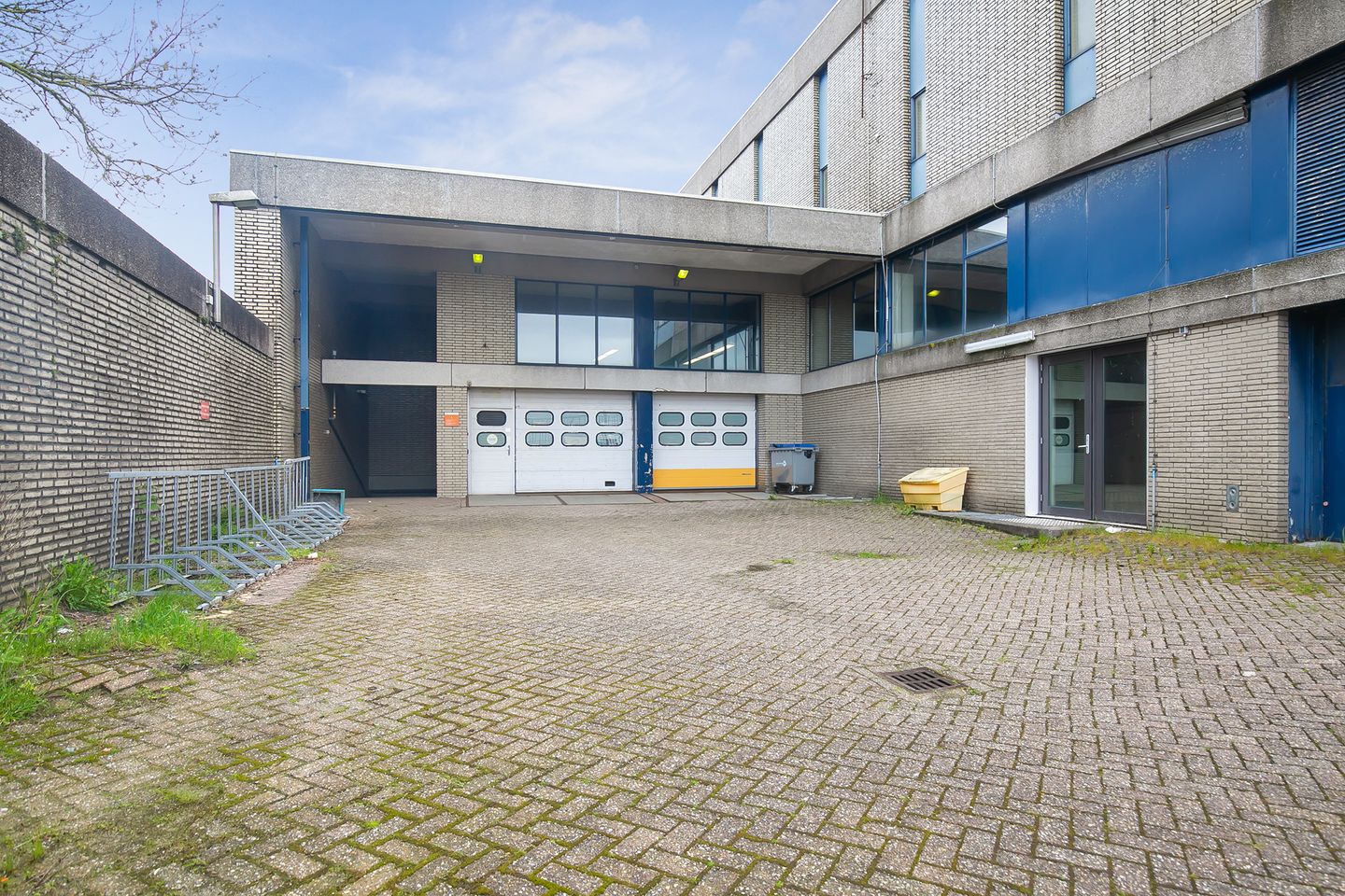 View photo 3 of Esdoornlaan 8