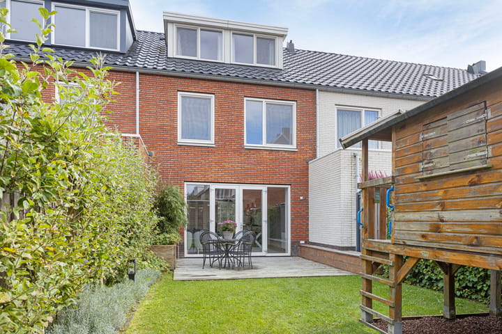 Photo 2 of Van Oranje-Nassaulaan 85