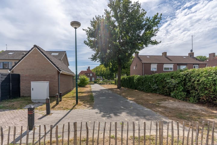 Photo 44 of Pater Bleijsstraat 1