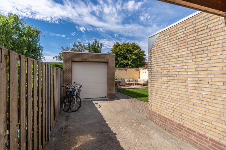 Photo 47 of Pater Bleijsstraat 1