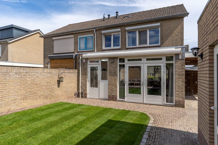 Photo 52 of Pater Bleijsstraat 1