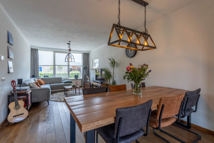 Photo 16 of Pater Bleijsstraat 1