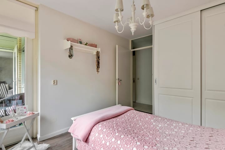 Photo 18 of H.J. Ganzemanstraat 36