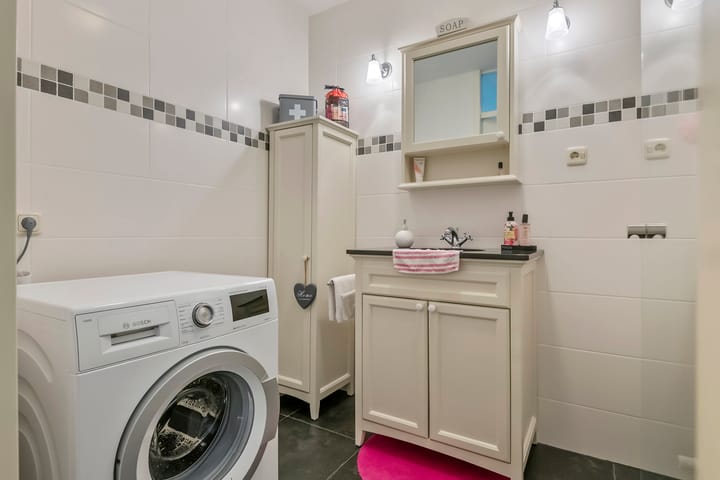 Photo 20 of H.J. Ganzemanstraat 36