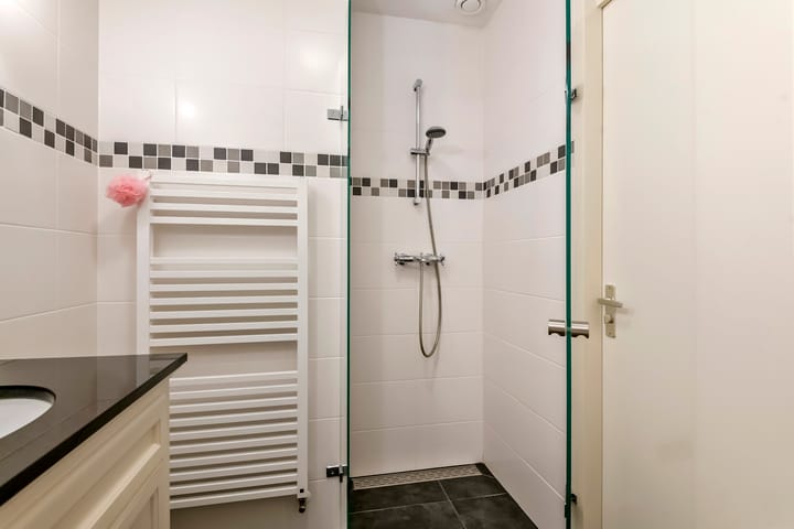 Photo 21 of H.J. Ganzemanstraat 36