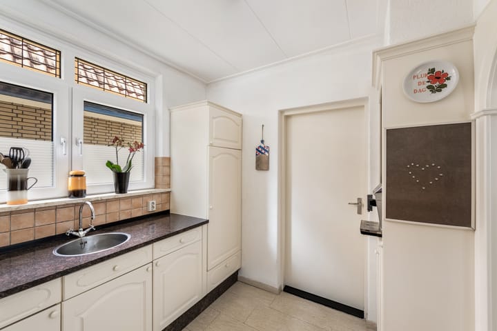 Foto 13 van Van Helomalaan 16