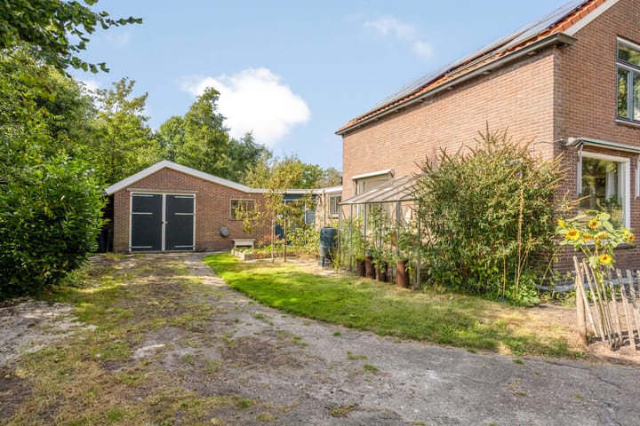 Photo 5 of Tsjerkeleane 7