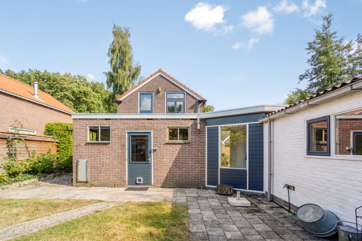 Photo 3 of Tsjerkeleane 7