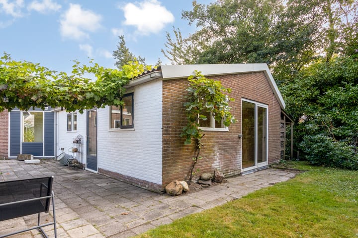 Photo 33 of Tsjerkeleane 7