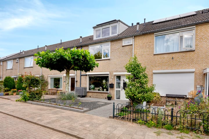 Foto 6 van Lijsterbesstraat 17