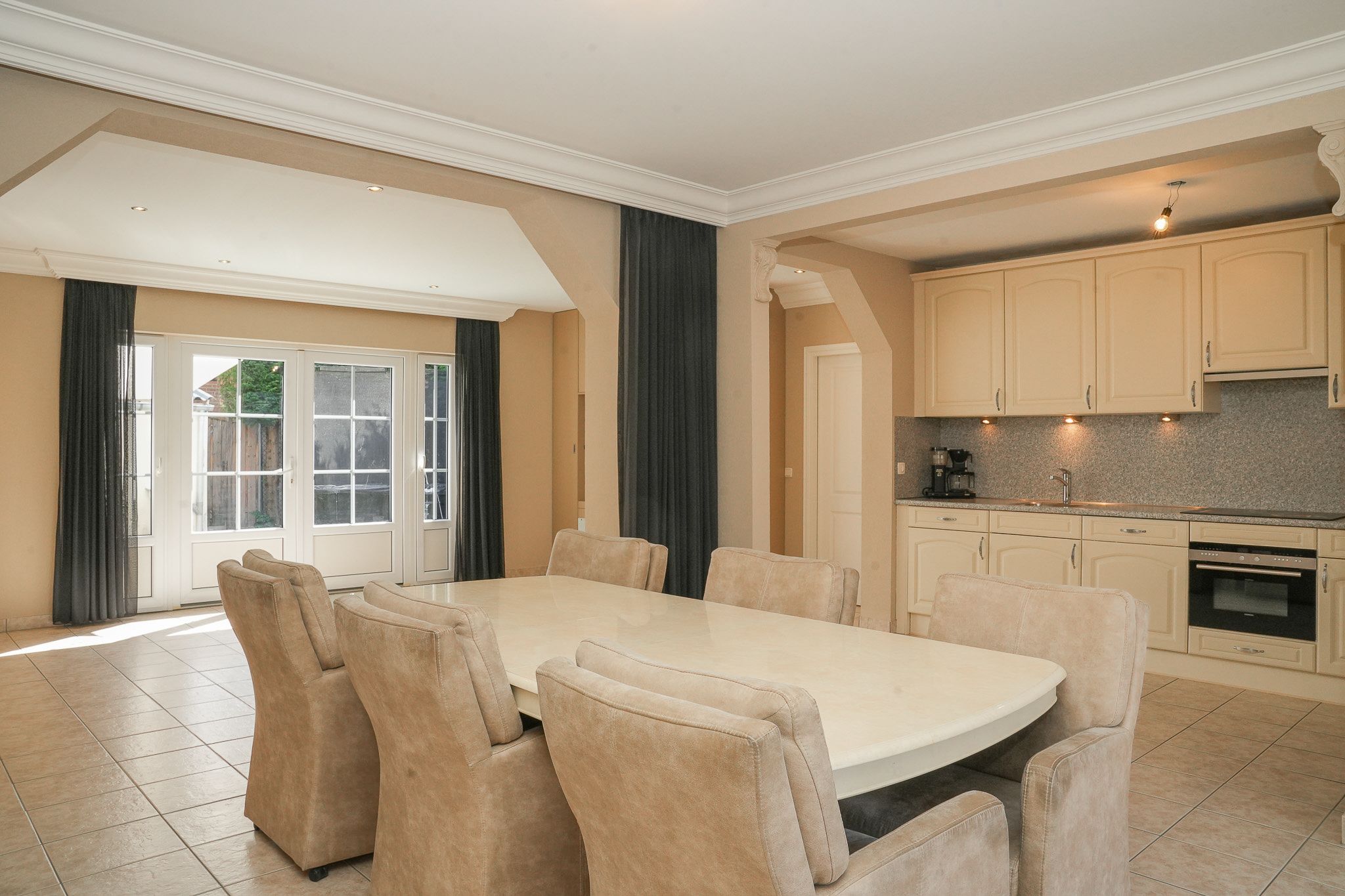 Foto 9 van Surinamestraat 2