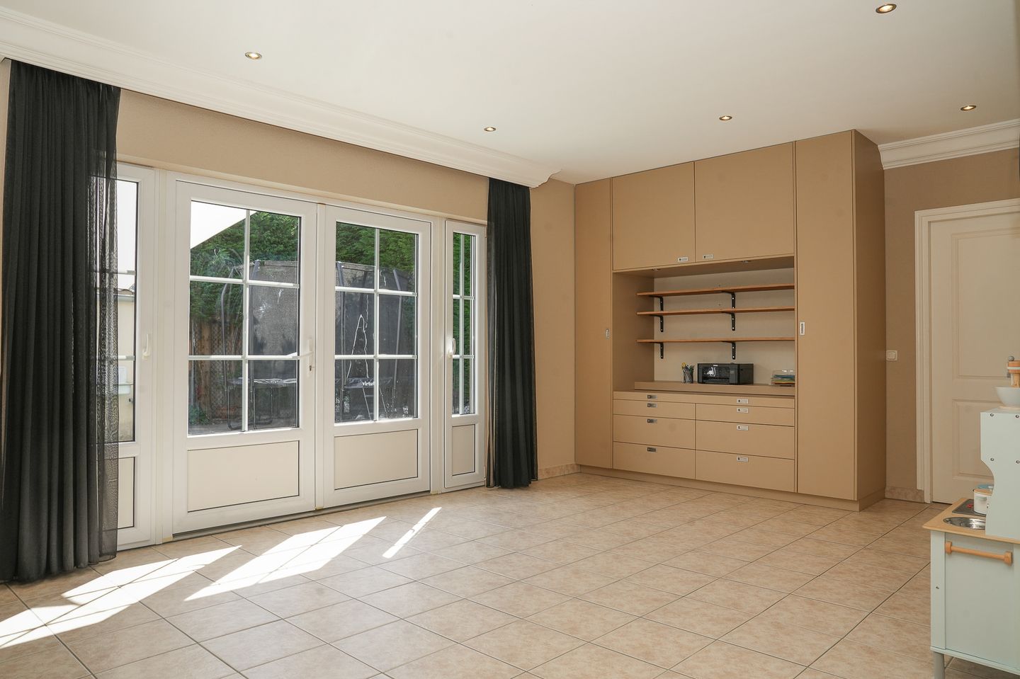 Foto 14 van Surinamestraat 2