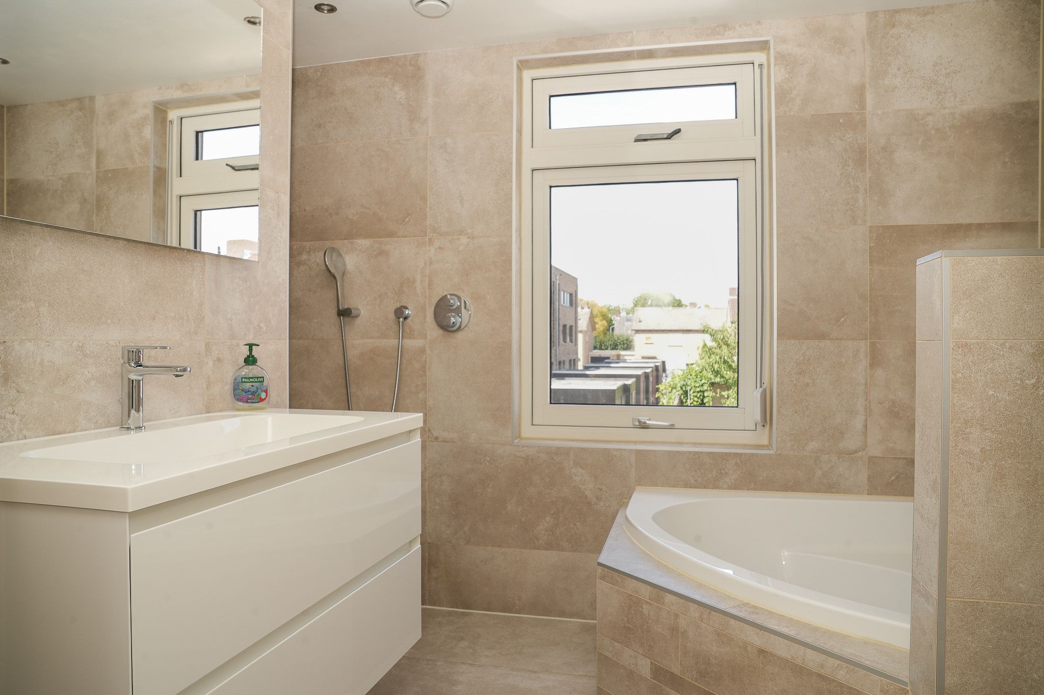 Foto 30 van Surinamestraat 2