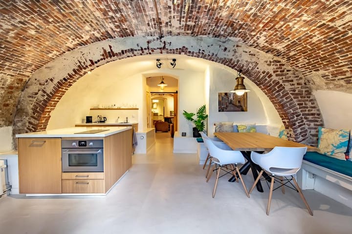 Foto 2 van Oudegracht aan de Werf 309