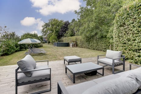 Nes 194 tertiary image