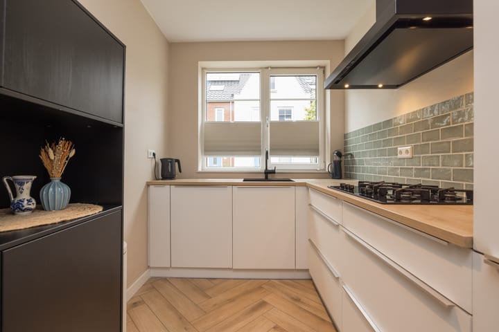 Foto 3 van Anne Frankhove 28