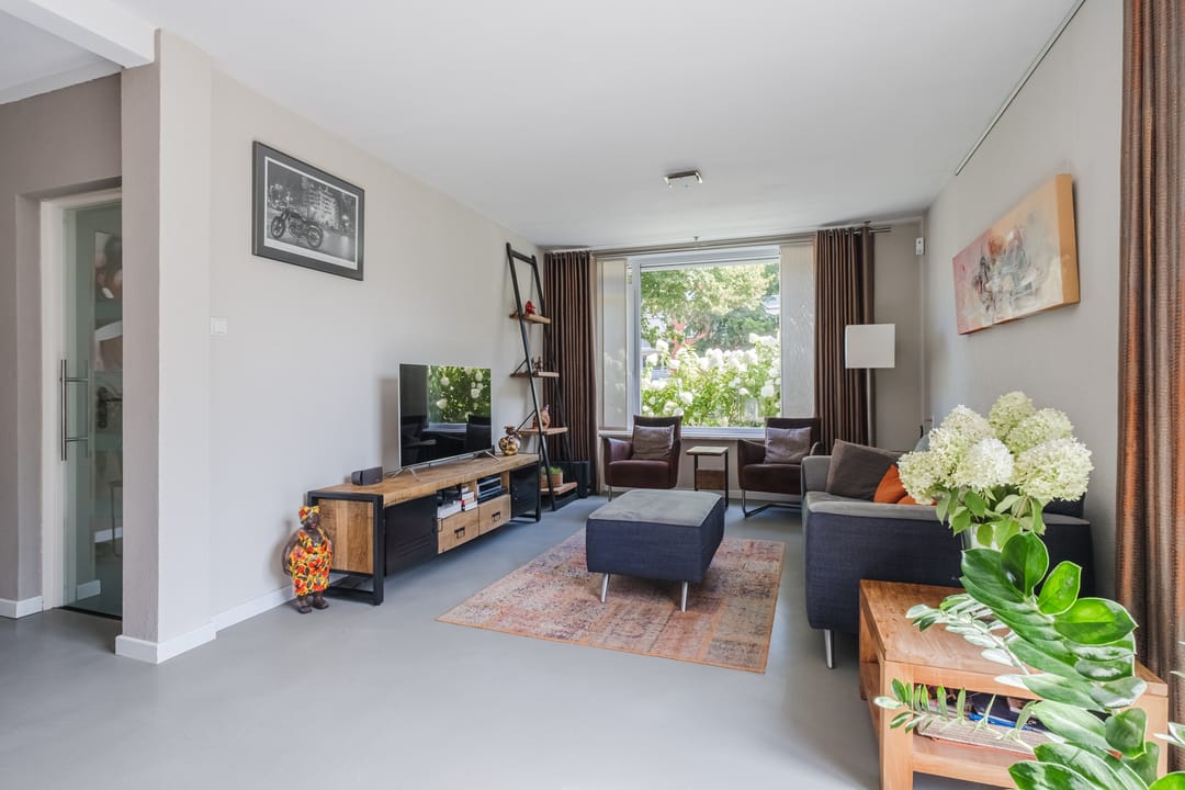 Photo 8 of Akert 134