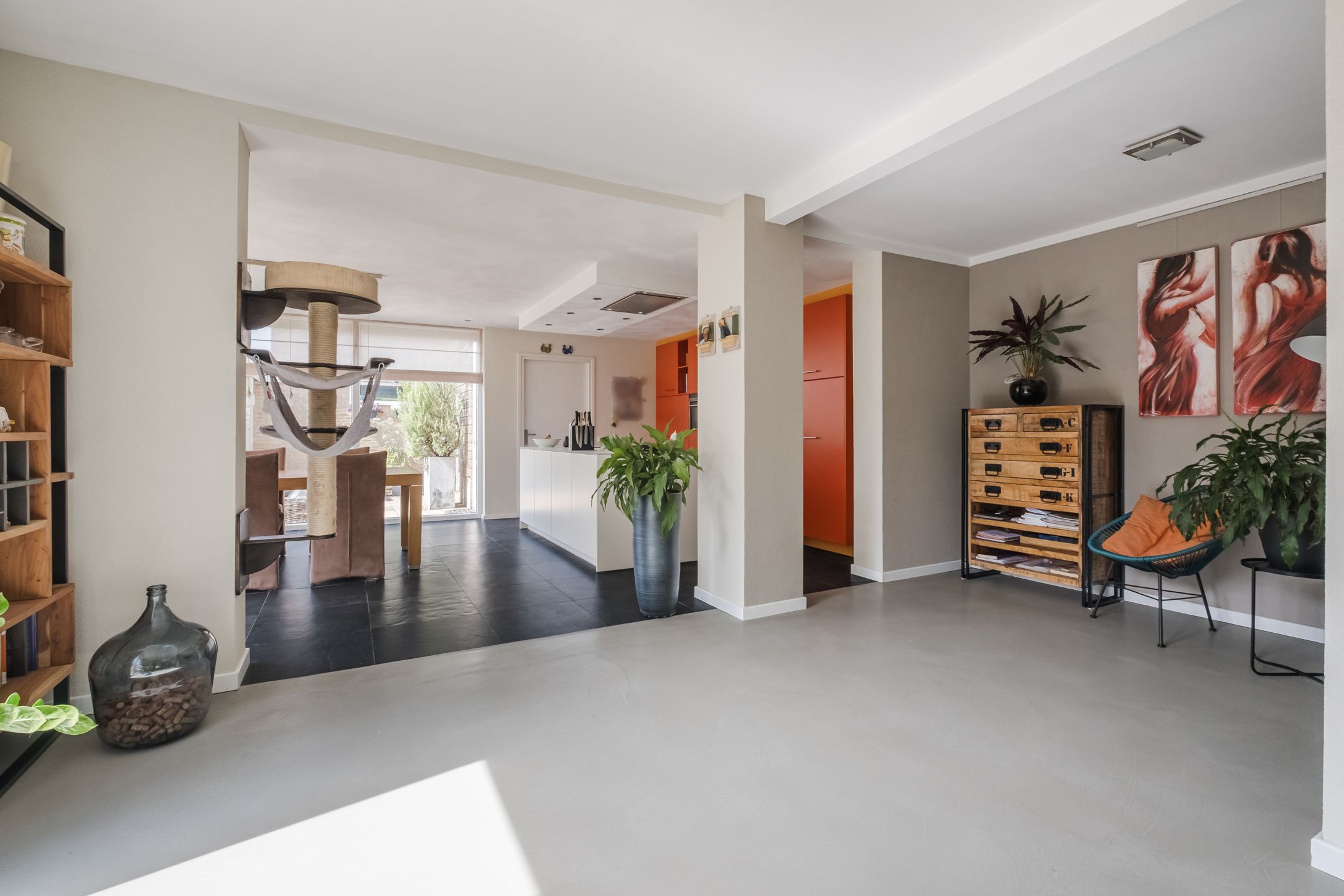 Photo 9 of Akert 134