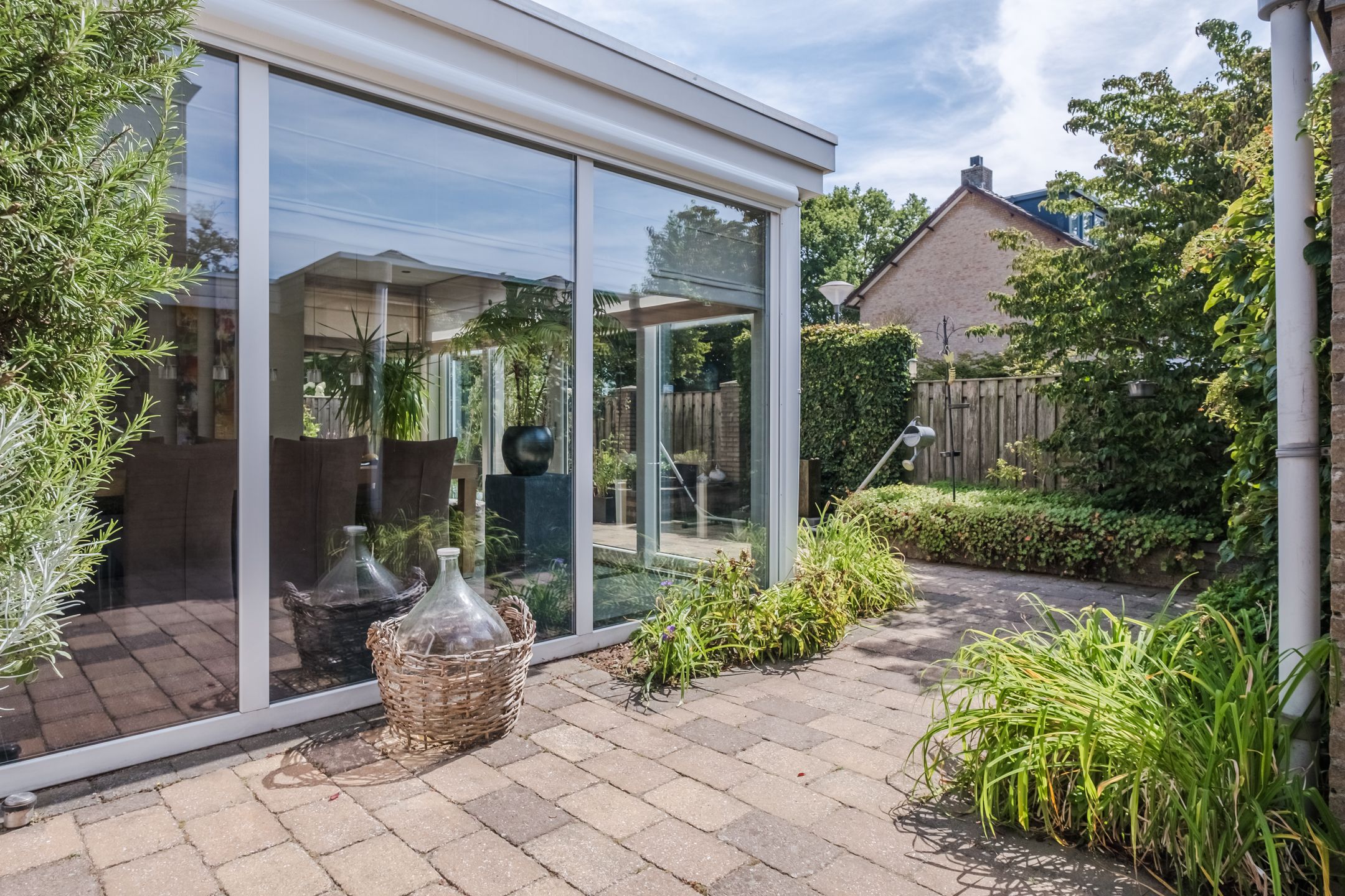 Photo 39 of Akert 134