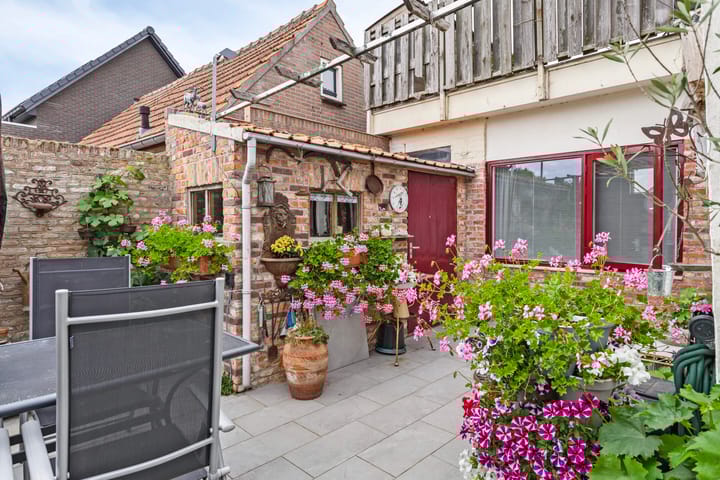 Foto 26 van Dorpsplein 5