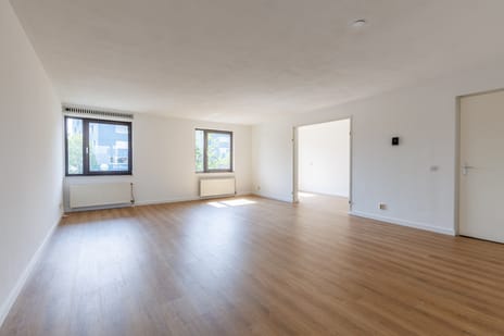 Linie 327 secondary image