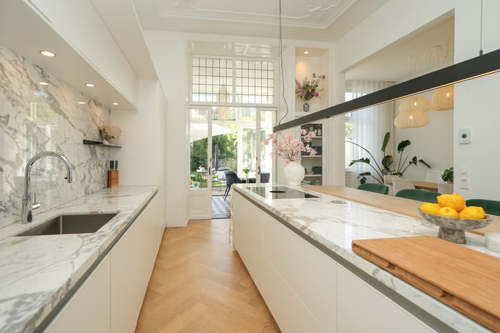 Foto 13 van Graadt van Roggenstraat 14