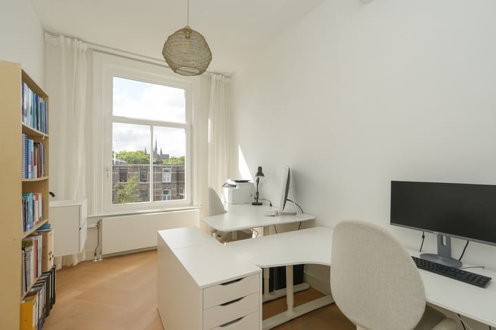 Foto 53 van Graadt van Roggenstraat 14