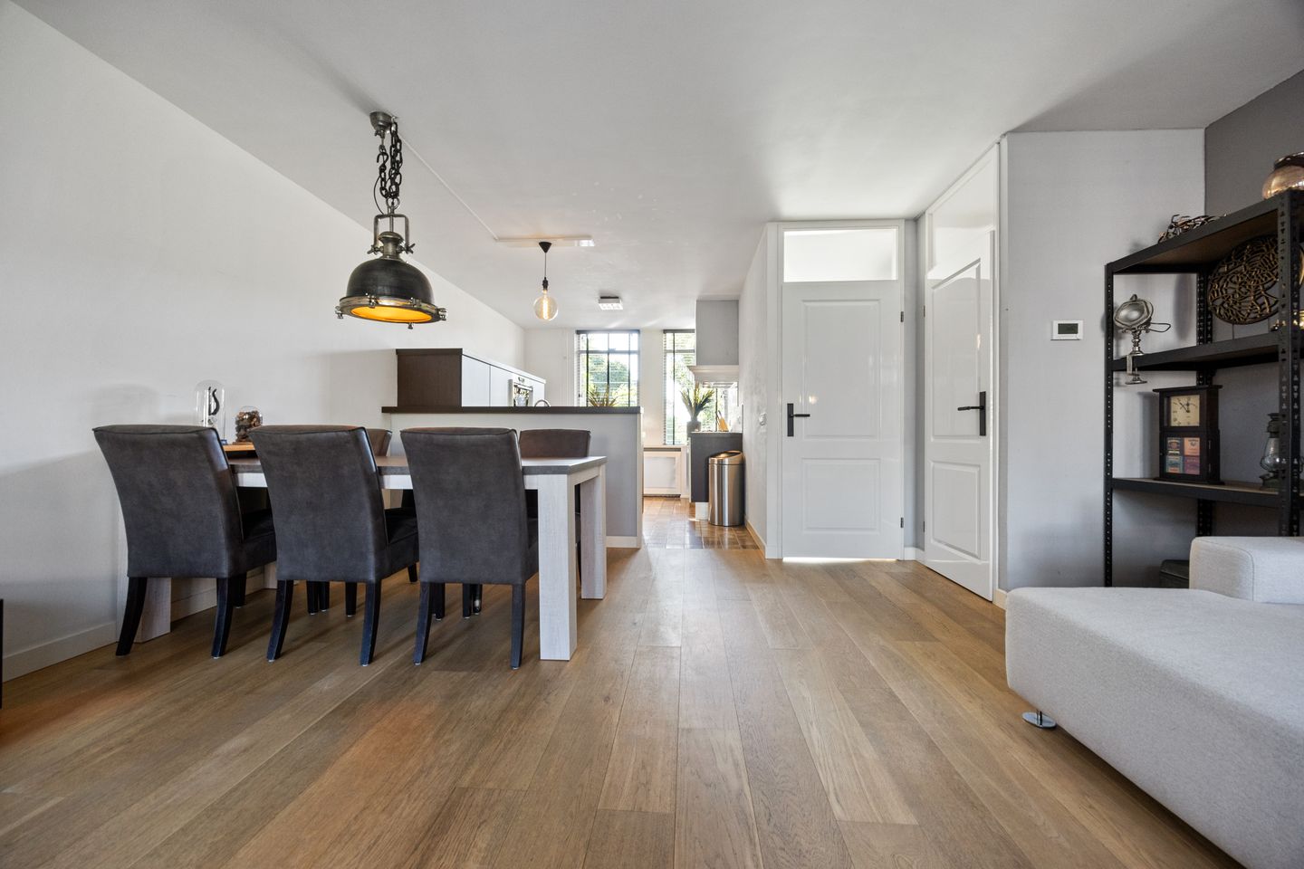 Foto 10 van Albert van Meerveldstraat 57