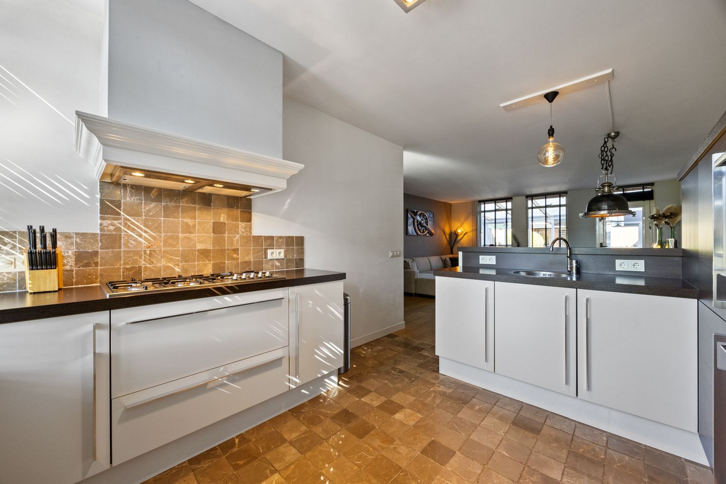 Foto 14 van Albert van Meerveldstraat 57